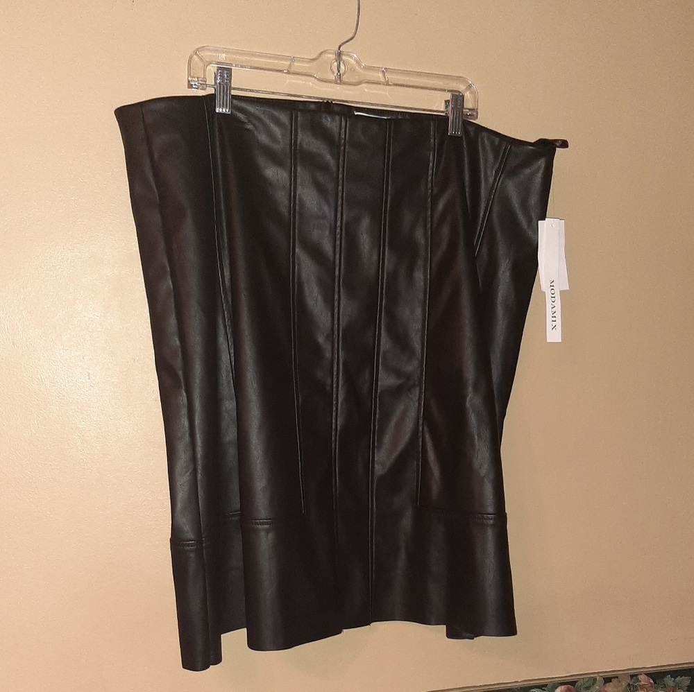 Motomix Faux Leather Skirt 20w